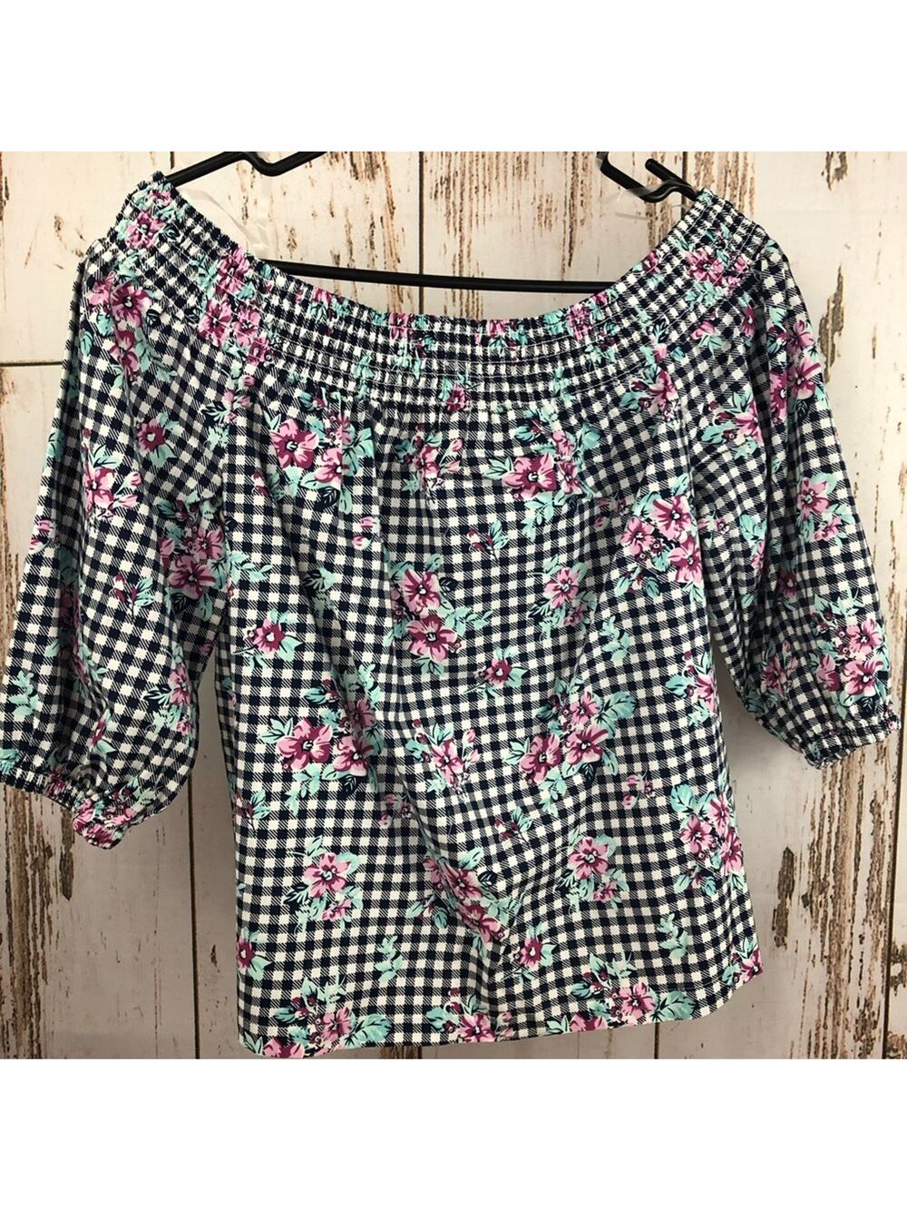NWT, No Comment off the shoulder, Size Medium. Plaid floral
